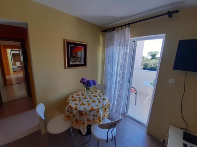 Family Apartment Garden And Sea Petrovac Dış mekan fotoğraf